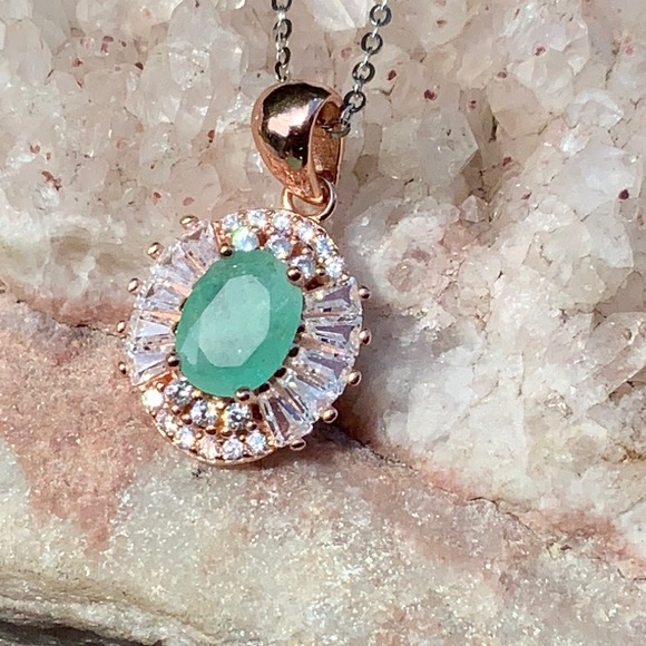 EMERALD 925 STERLING SILVER NECKLACE 18 INCHES